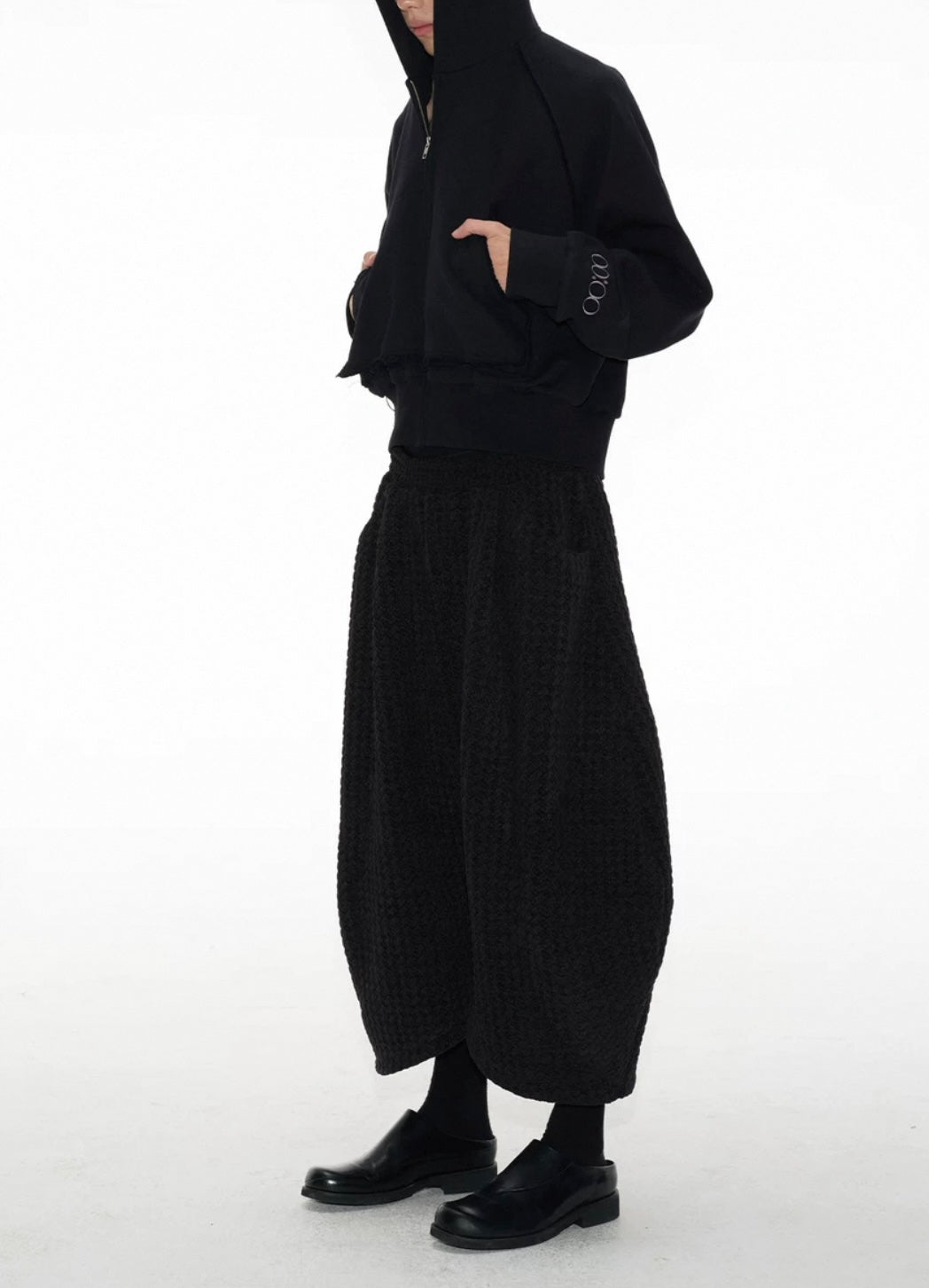 LOW CROTCH JACQUARD CROPPED FLOWER PANTS
