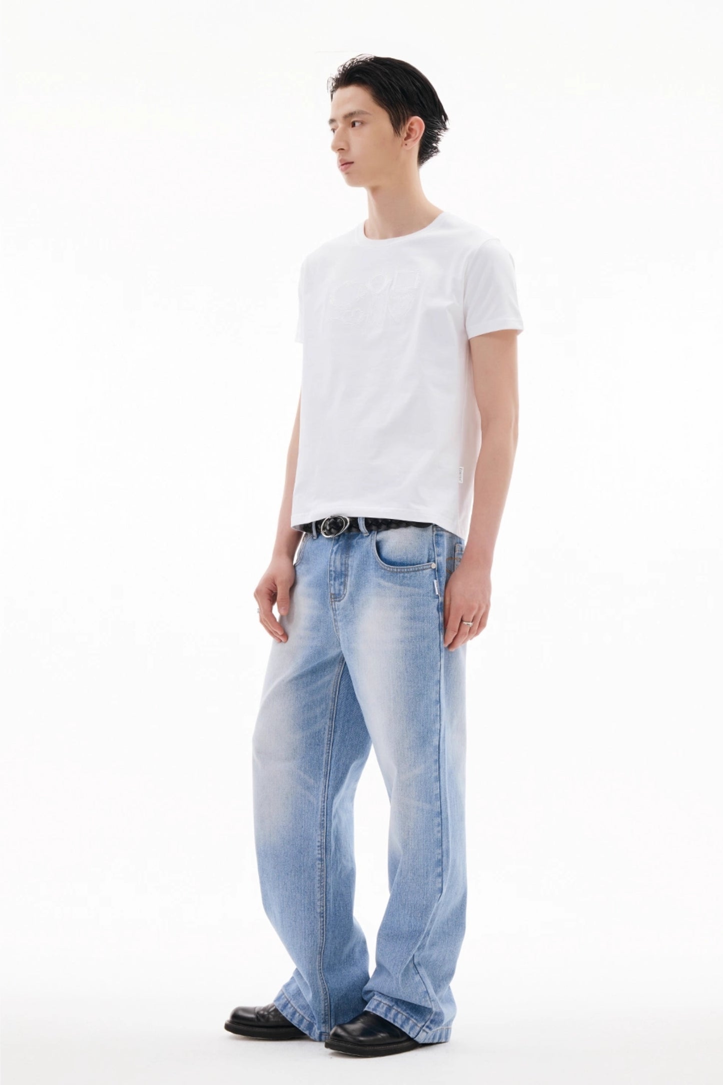 LIGHT BLUE WASHED STRAIGHT DENIM