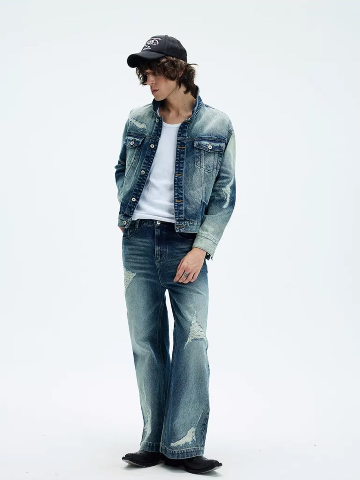 HEAVY WASH DISTRESSED DENIM JACKET