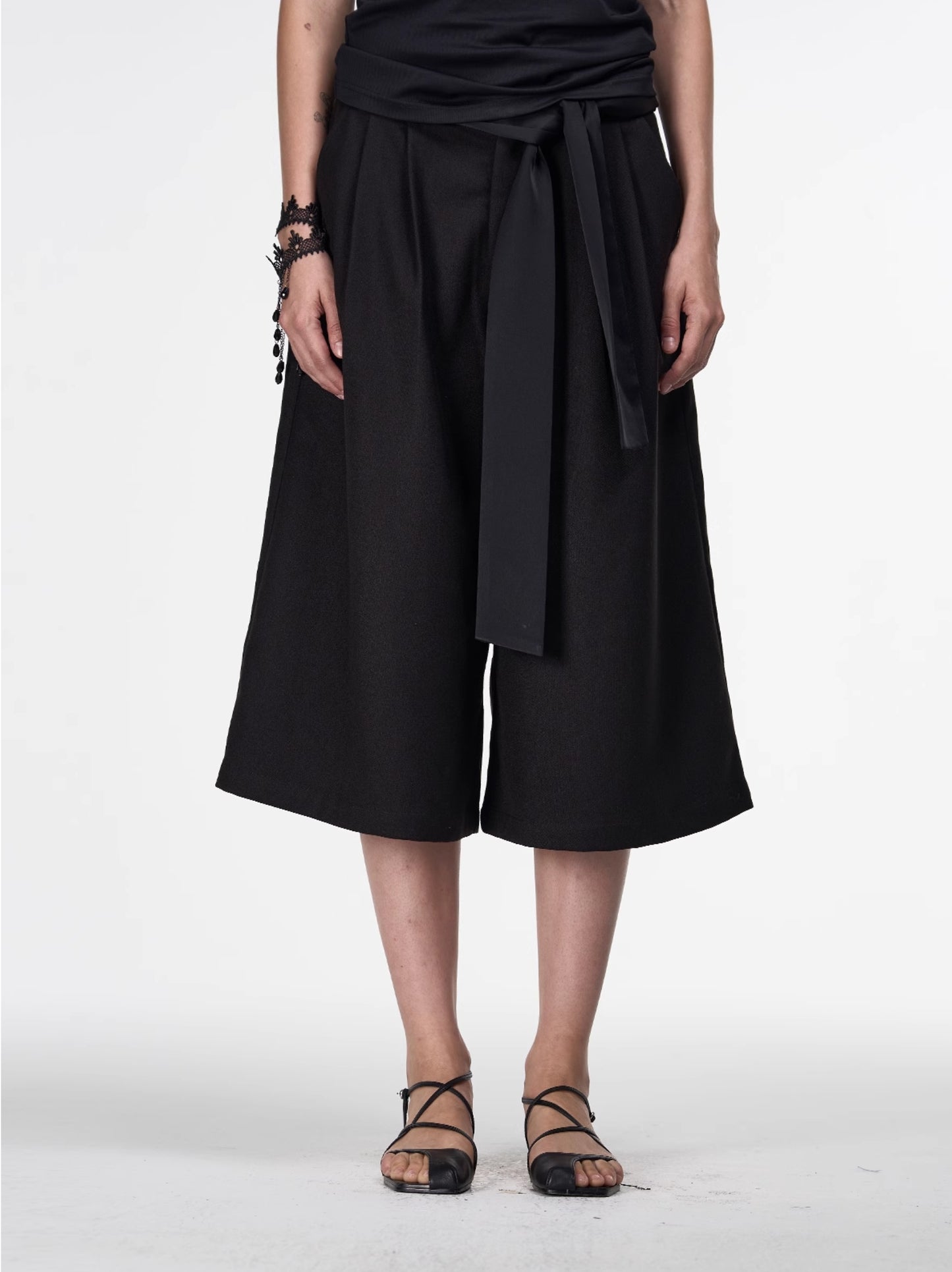 LOOSE FIT A-LINE SHORTS