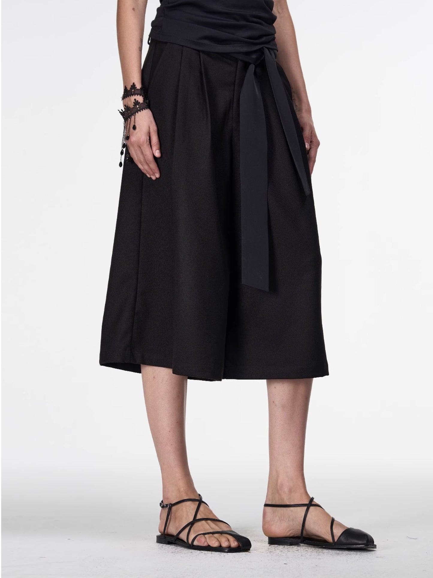 LOOSE FIT A-LINE SHORTS