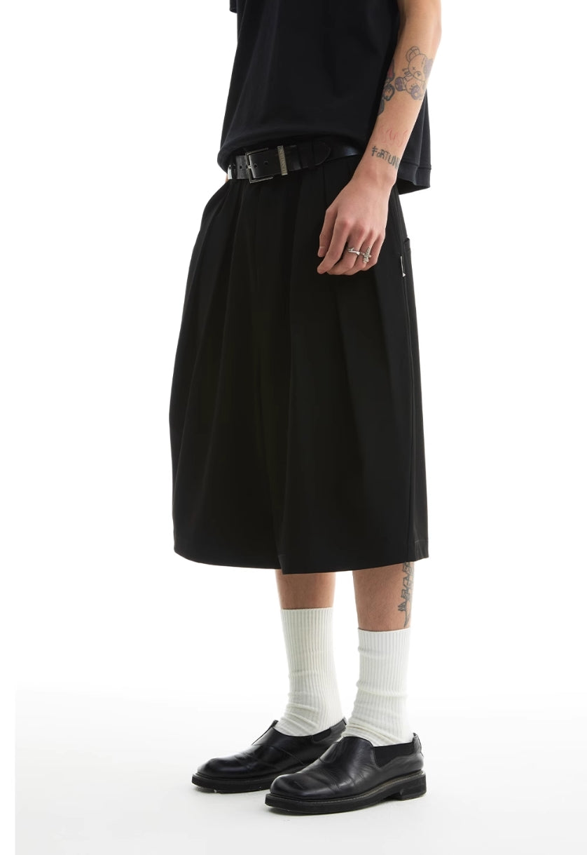 DOUBLE PANEL PLEATED SHORTS