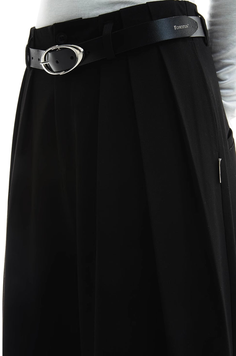 DOUBLE PANEL PLEATED SHORTS