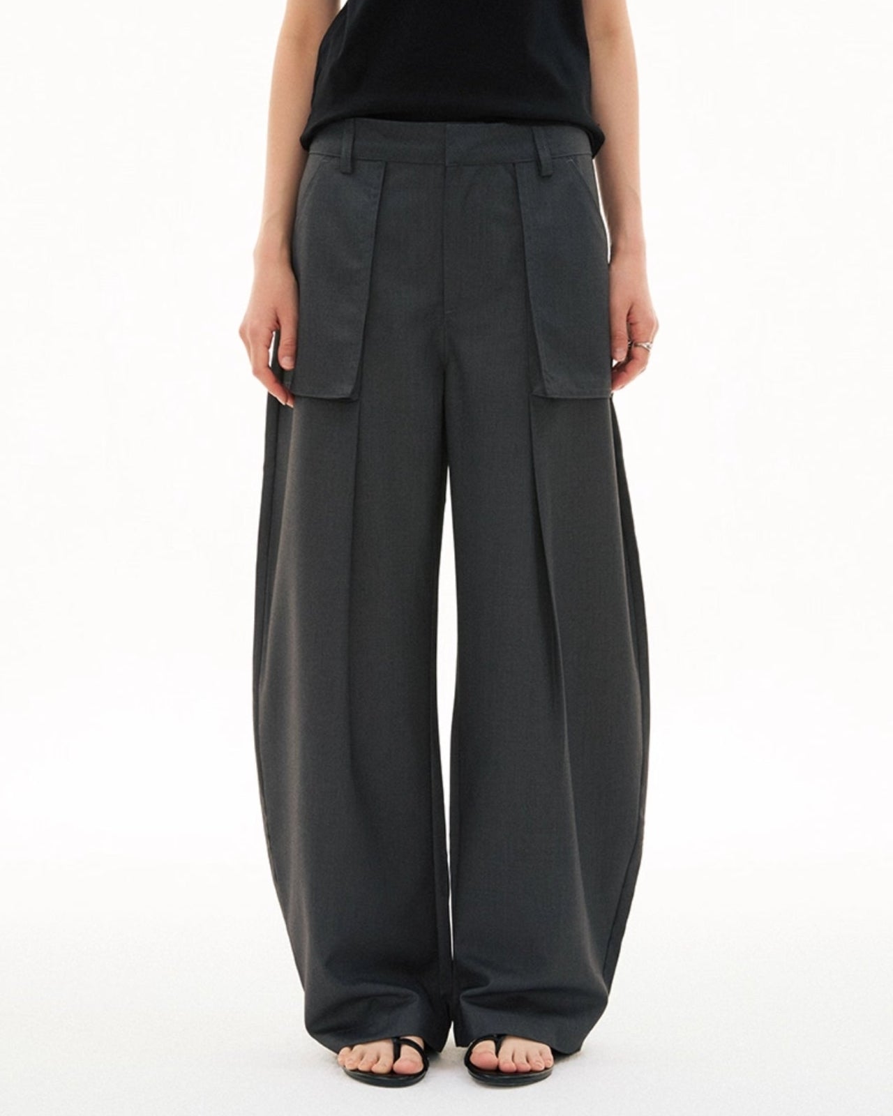 PATCH POCKET BANANA PANTS