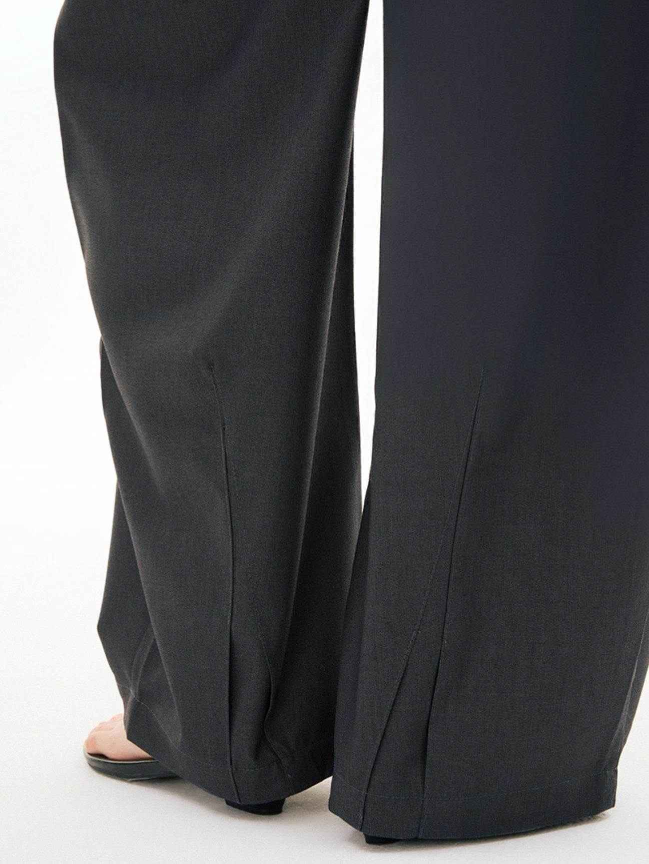 PATCH POCKET BANANA PANTS