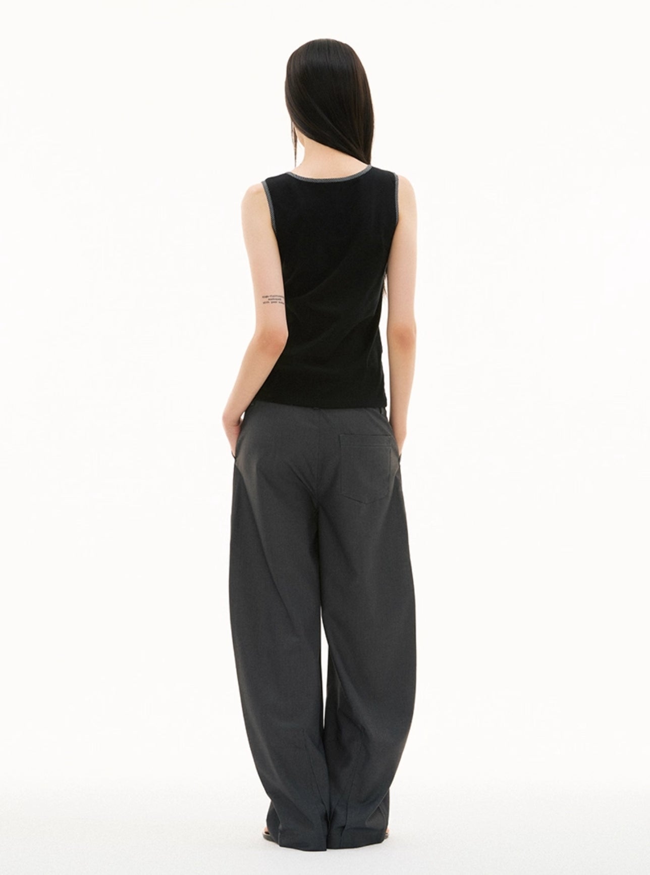 PATCH POCKET BANANA PANTS