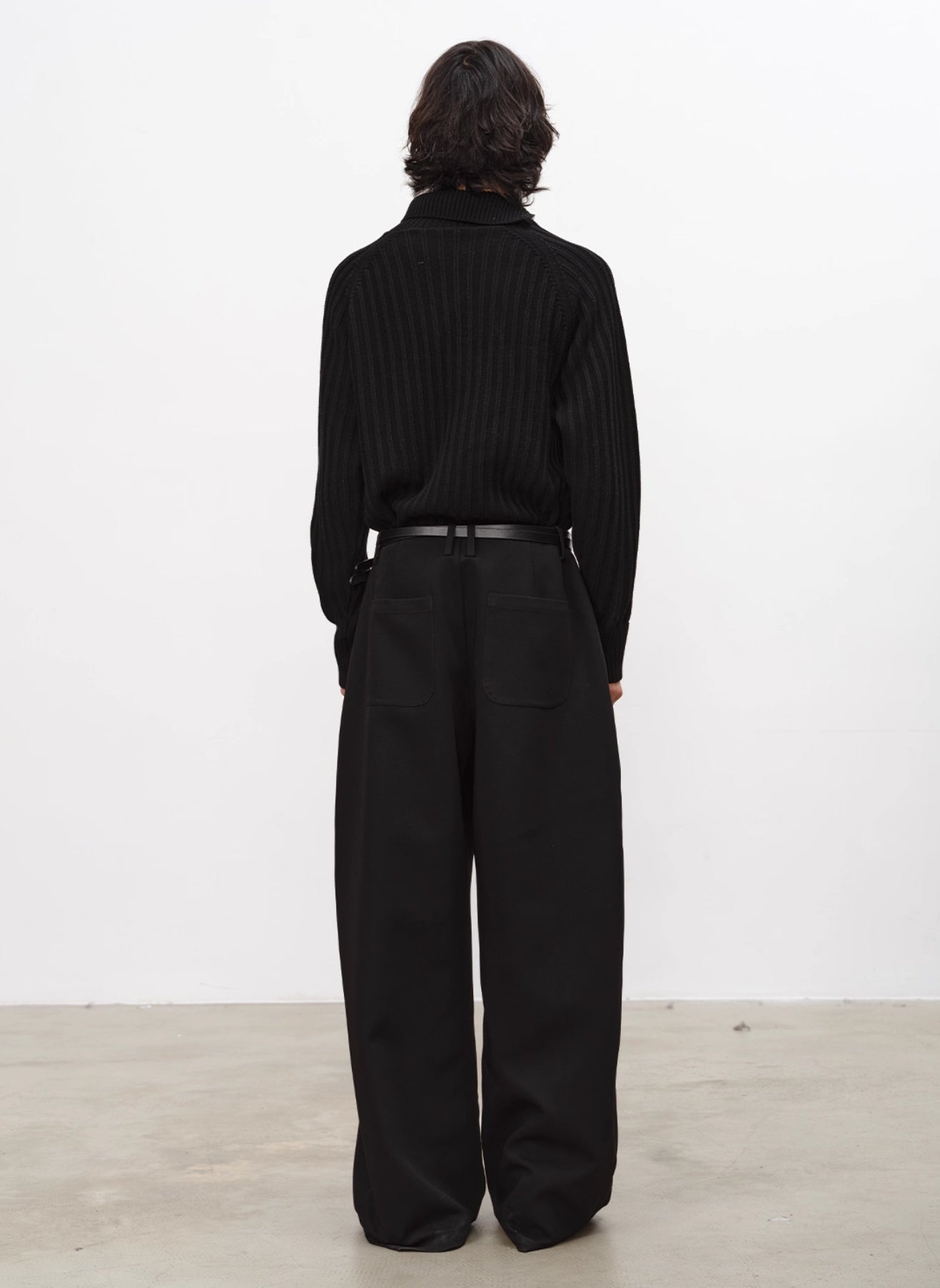OBLIQUE ZIP TURTLENECK SWEATER