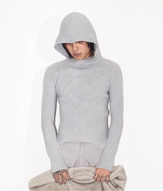 CURVED FINE HOLE KNIT SWEATER