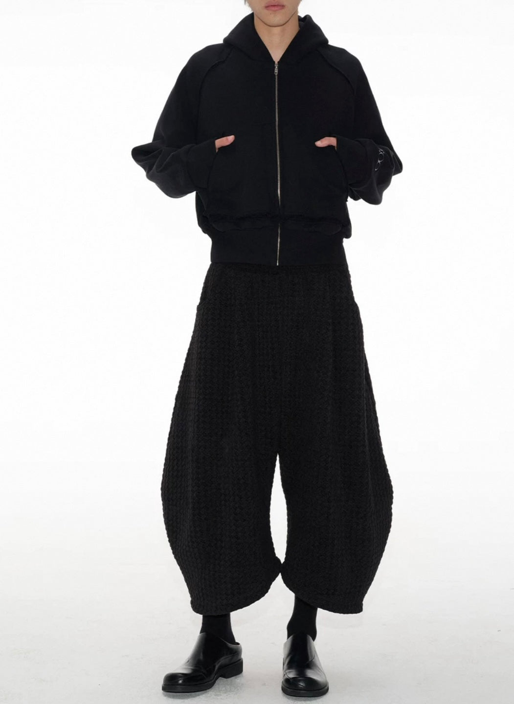 LOW CROTCH JACQUARD CROPPED FLOWER PANTS
