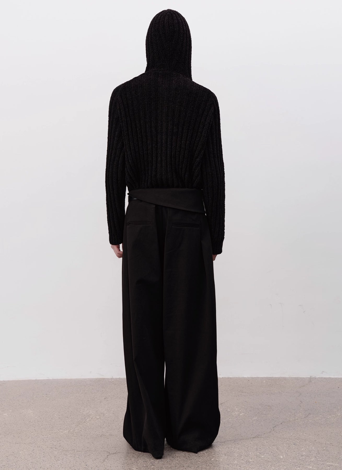 DOUBLE PLEAT LOOSE TROUSERS