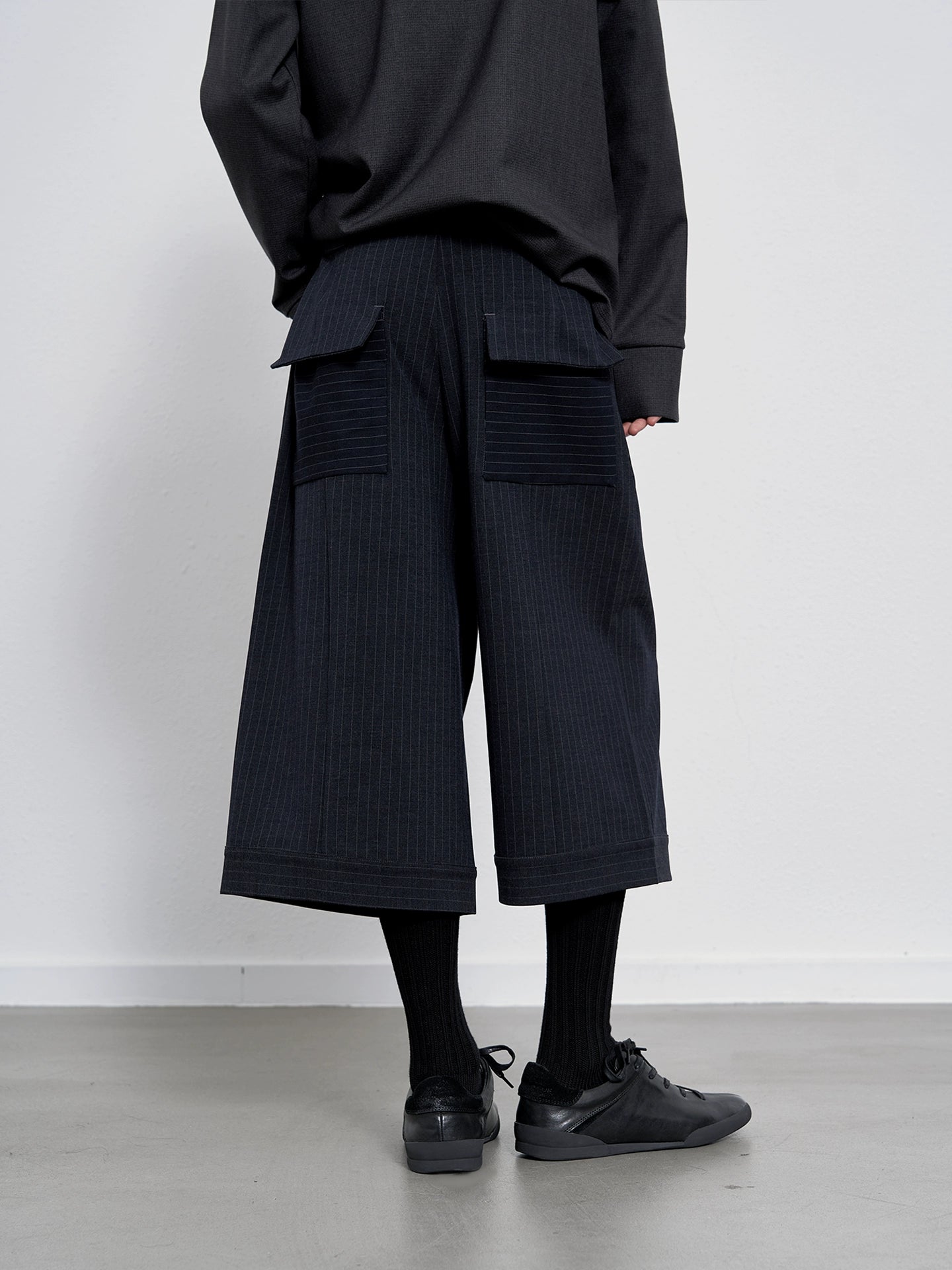 STRIPED LUXURY CROPPED PANTS