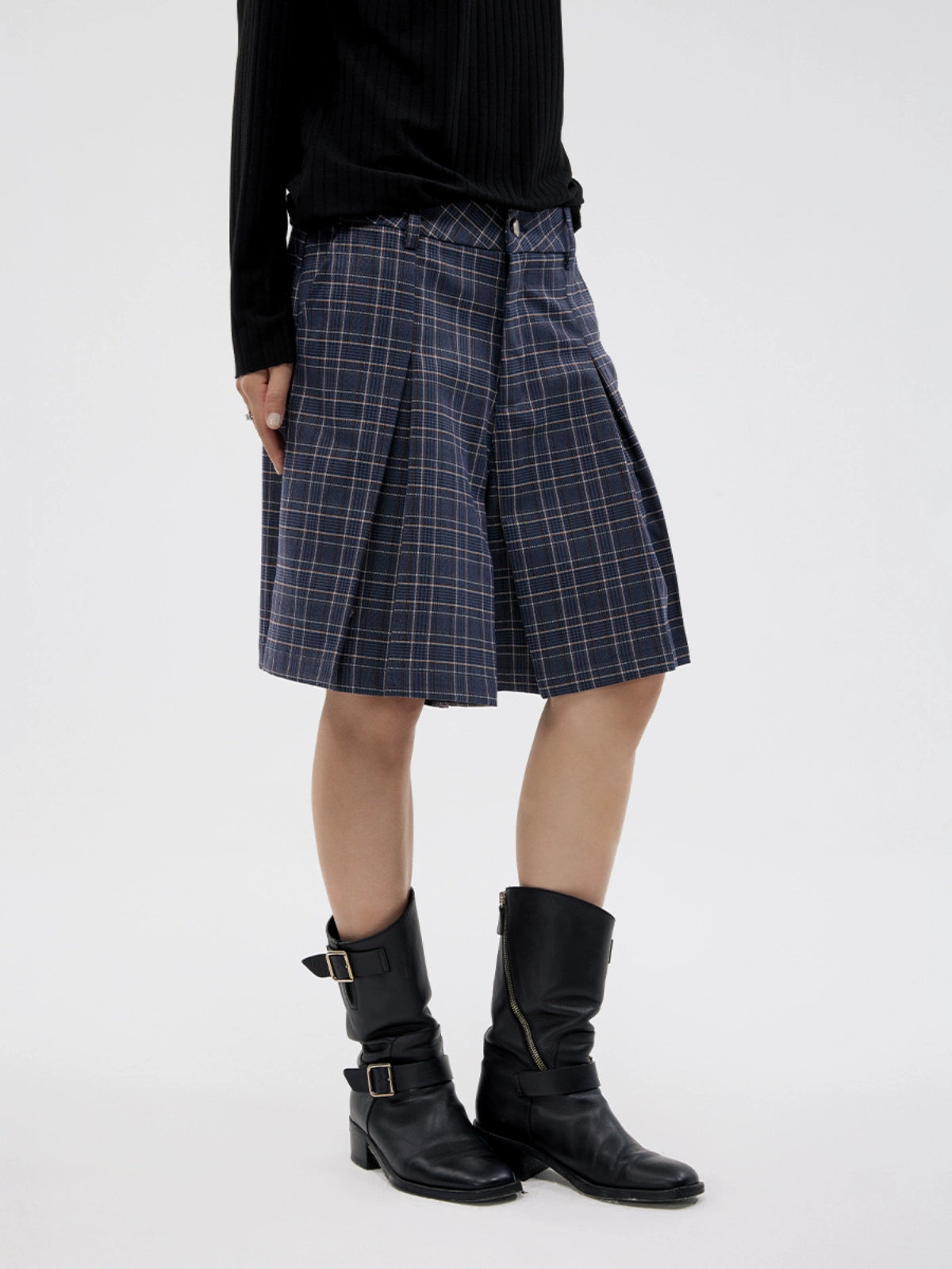 BRITISH STYLE PLEATED DRESS SHORTS
