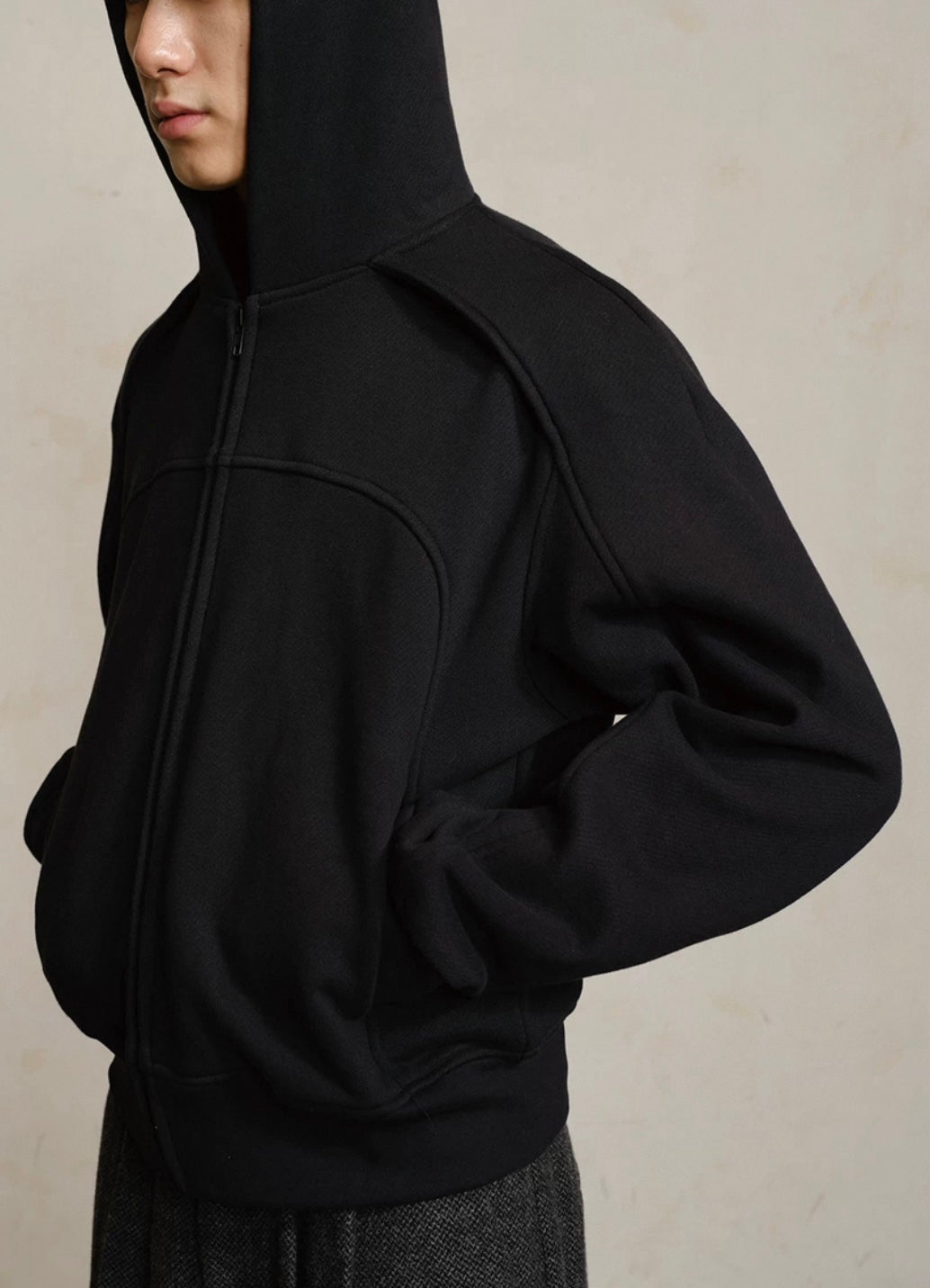 ARMOUR ARCH SHORT WIDE FIT HOODIE