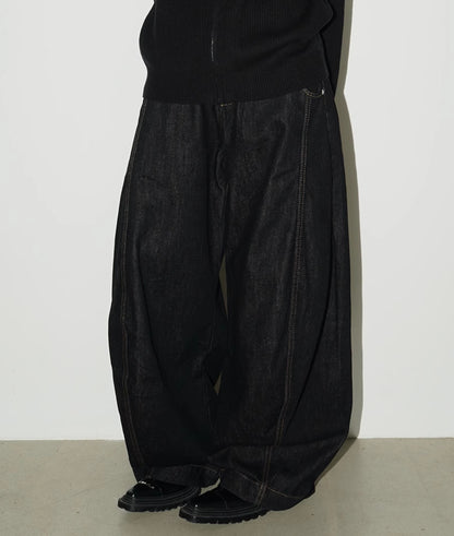 SCIMITAR CUT RETRO JEANS