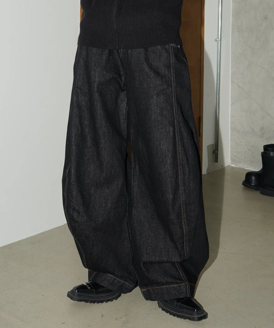 SCIMITAR CUT RETRO JEANS