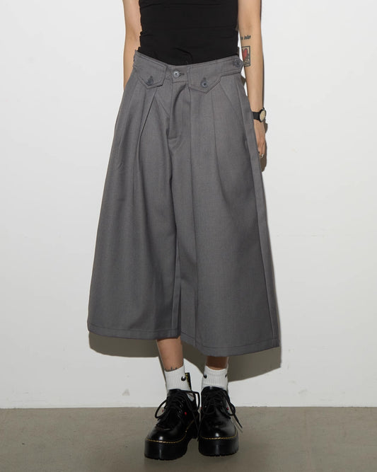 PLEATED CROPPED CASUAL SHORTS