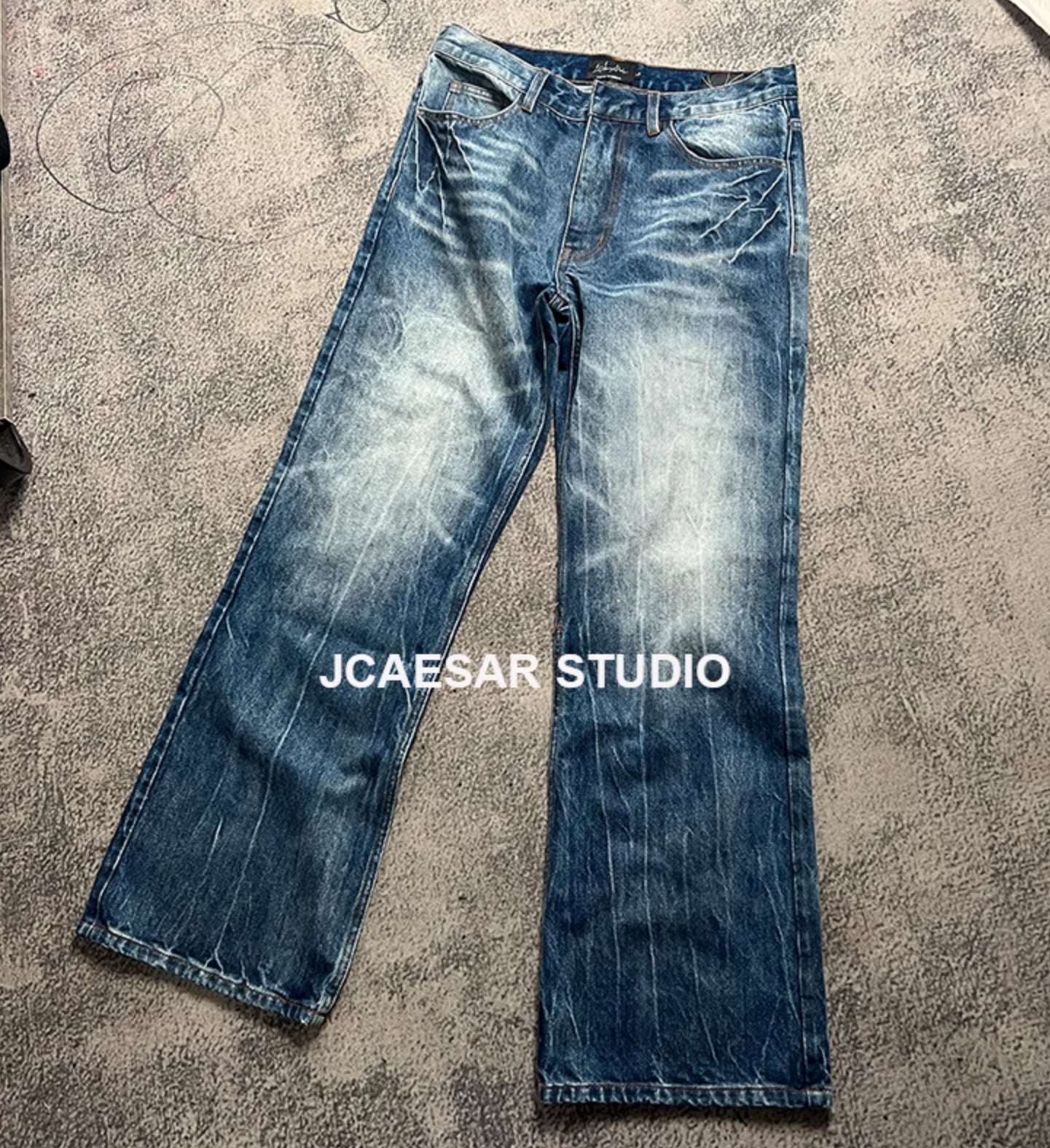 FLASH WHISKER STRAIGHT DENIM JEANS
