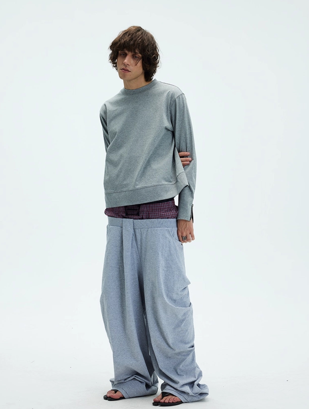ASYMMETRIC DRAPE BAGGY SWEATPANTS