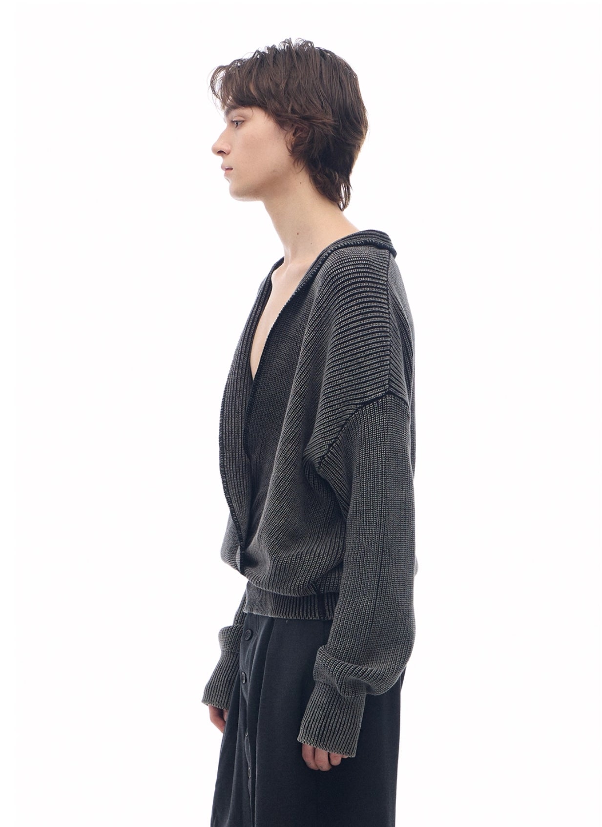 SWEETENED YEAST RETRO BUTTON KNIT