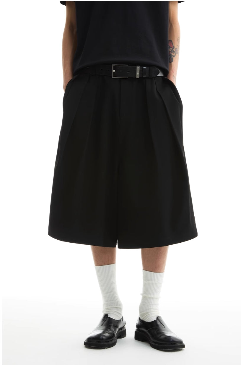 DOUBLE PANEL PLEATED SHORTS