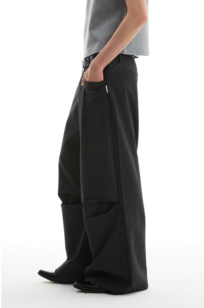 STRIPED DEFORMED SLACKS