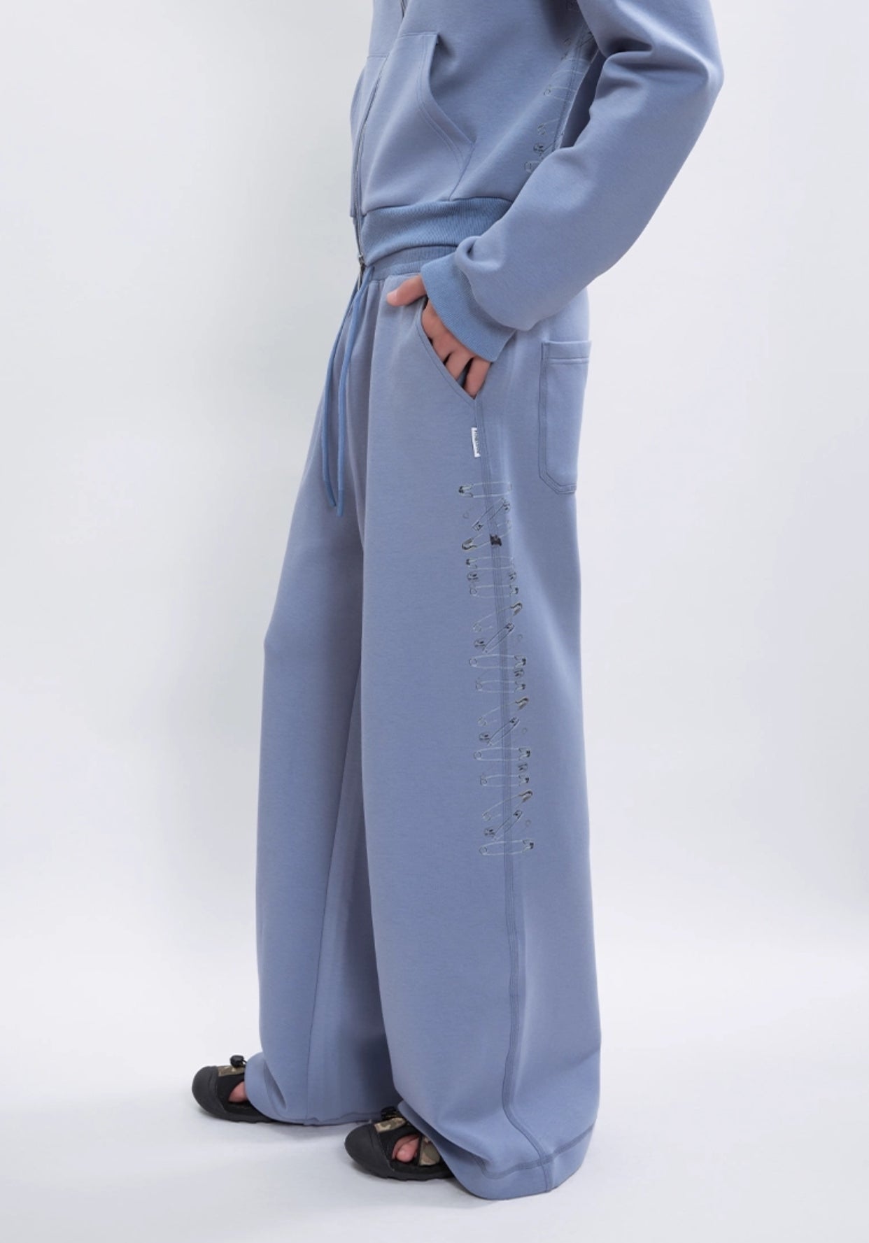 SIDE SEAM PIN PRINT SWEATPANTS