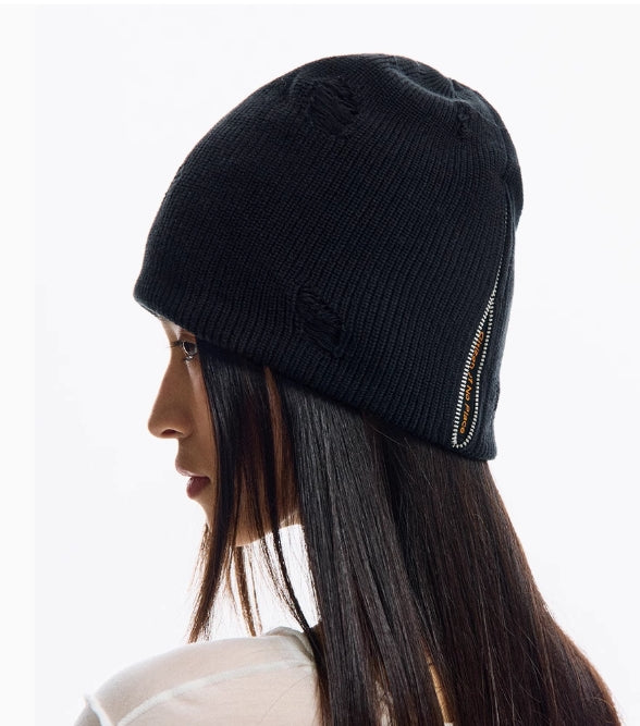 ZIP SLIT KNIT BEANIE