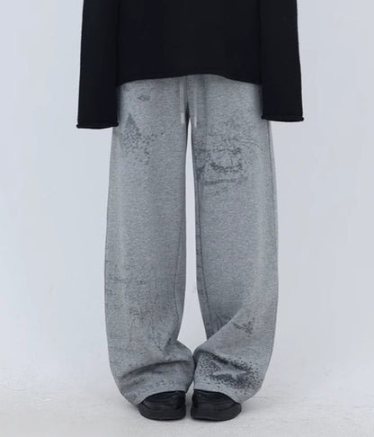 GRAPHIC GRAY STREET SWEATPANTS