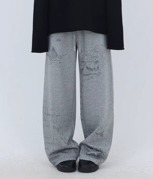 GRAPHIC GRAY STREET SWEATPANTS