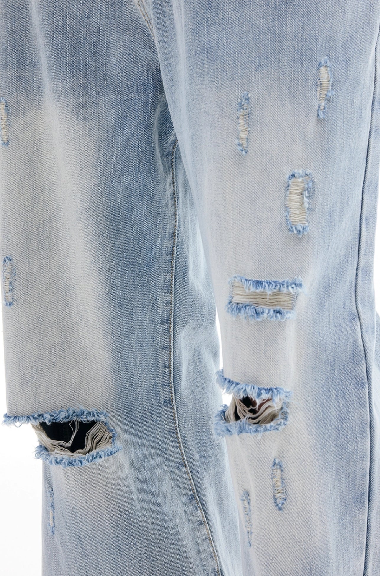 DISTRESSED LIGHT FLARE STRAIGHT JEANS