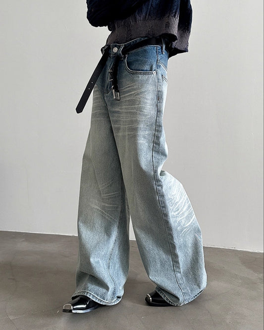 GRADIENT WASH DISTRESSED STRAIGHT LEG JEANS