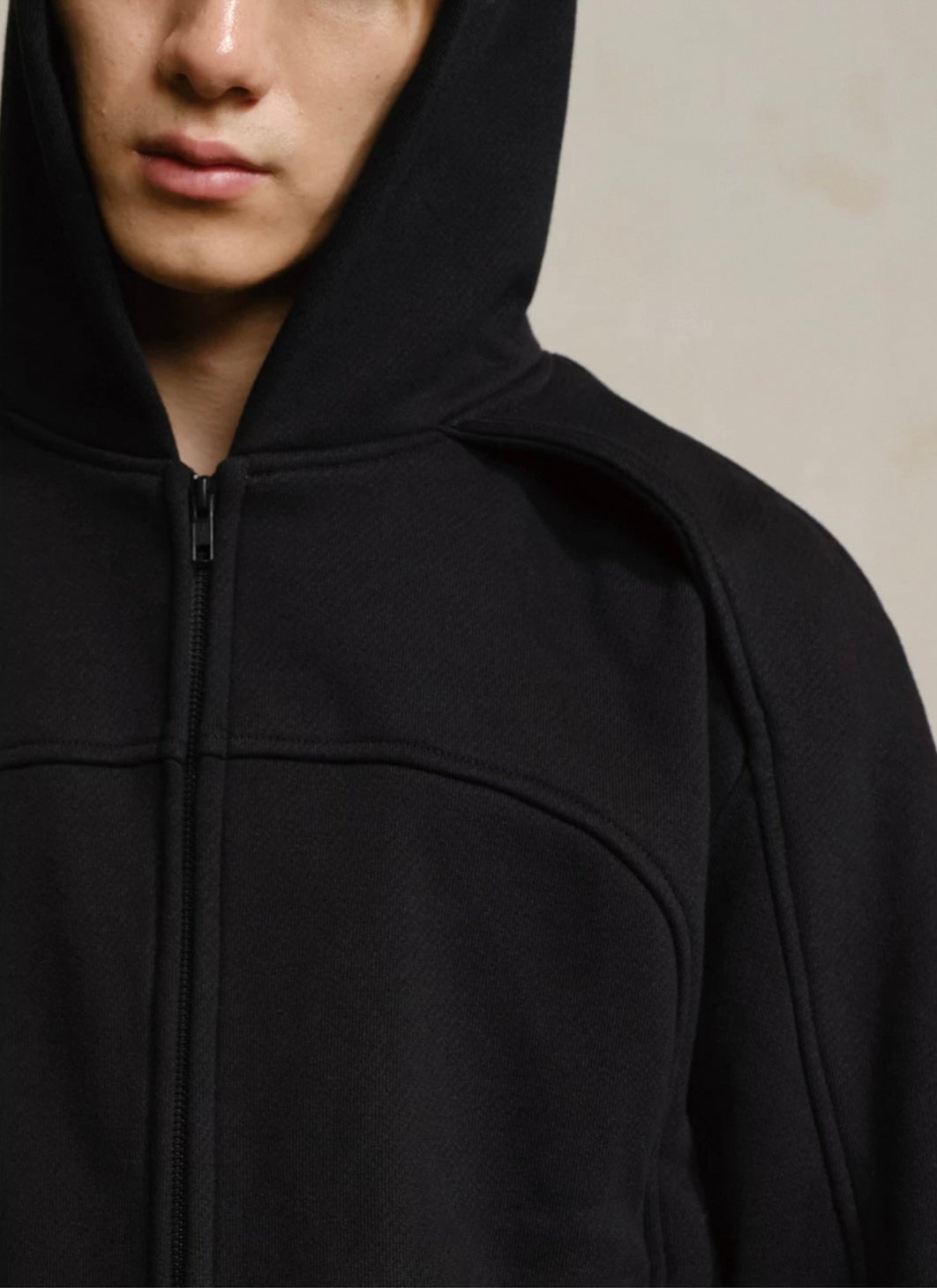 ARMOUR ARCH SHORT WIDE FIT HOODIE