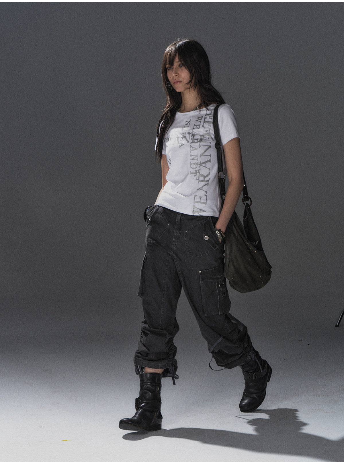 SILVER GLITTER LETTER SLIM TEE