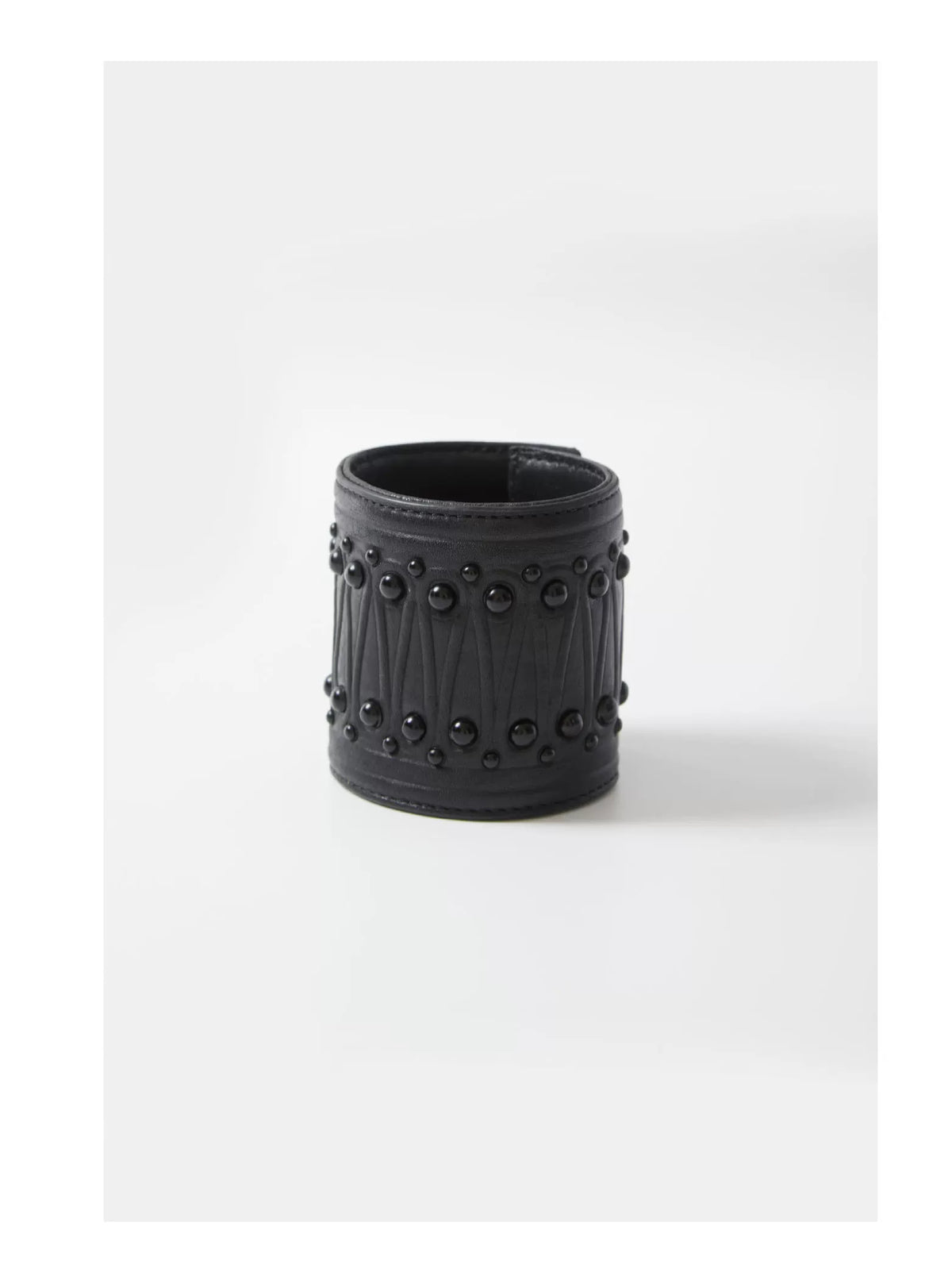 RIVETED DARK COURT WRIST BRACELET