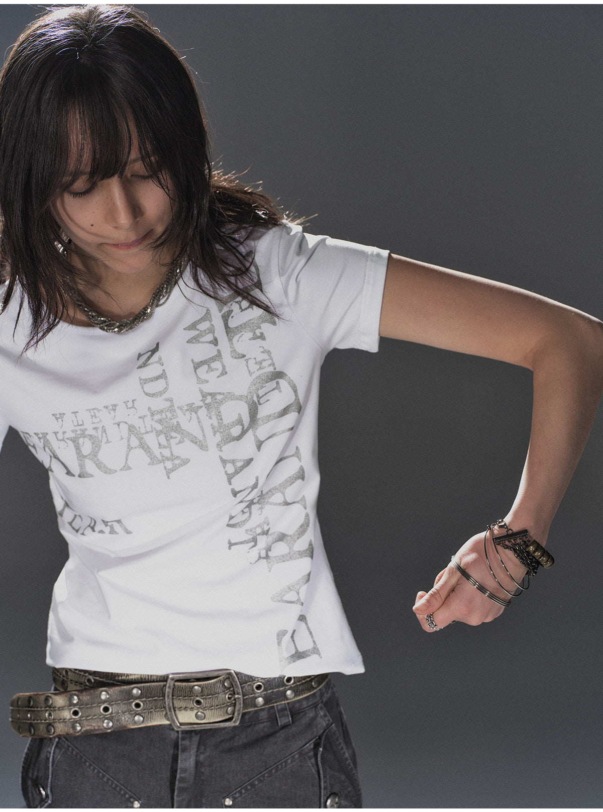 SILVER GLITTER LETTER SLIM TEE