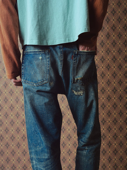 DARK WASHED DESTROYED STRAIGHT JEANS