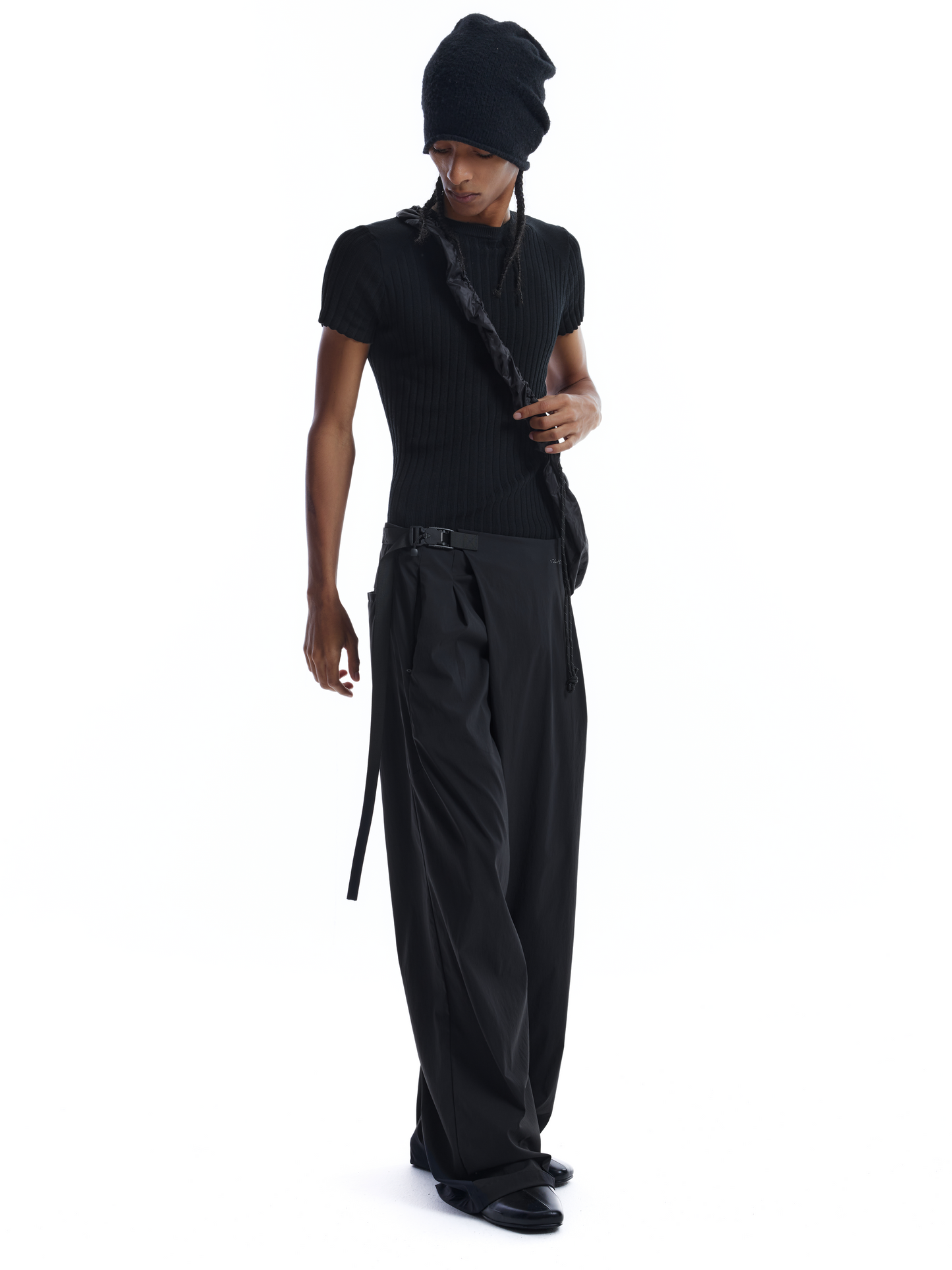 DEEP BLACK SLIM KNIT TOP