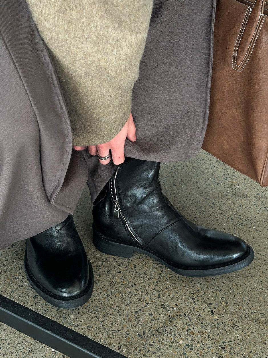 BLACK BLOOD ZIP-UP CHELSEA BOOTS