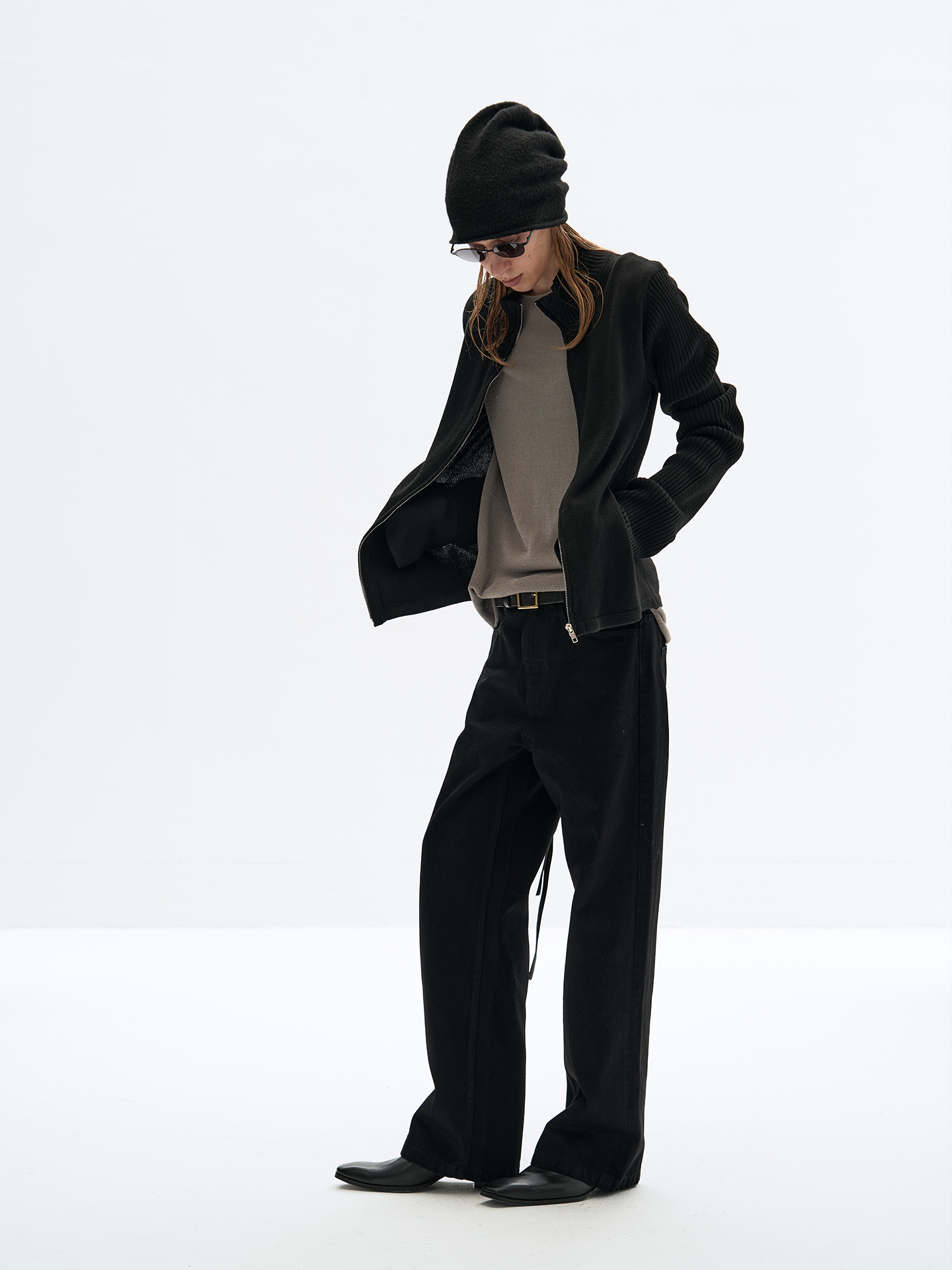 CARBON BLACK STRING HEM DENIM