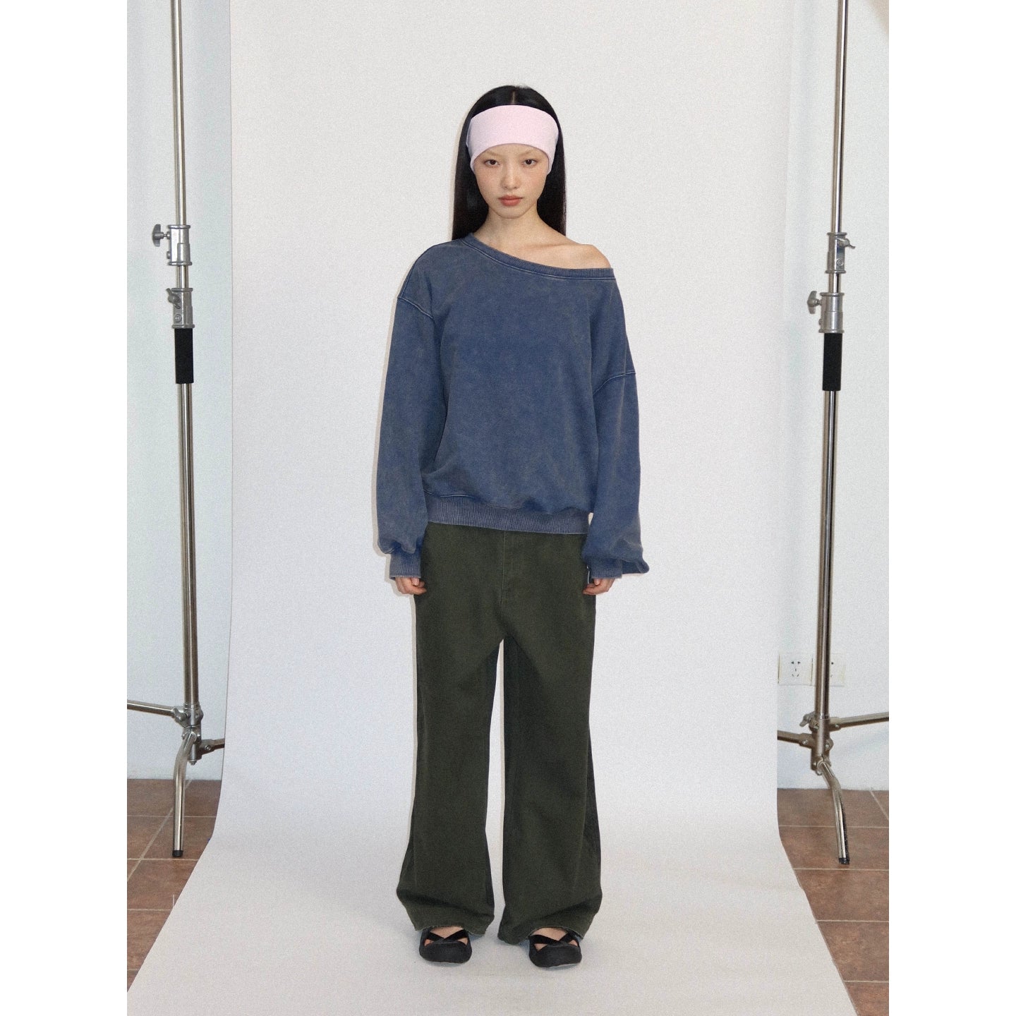 LOOSE WASHED COLOR PULLOVER