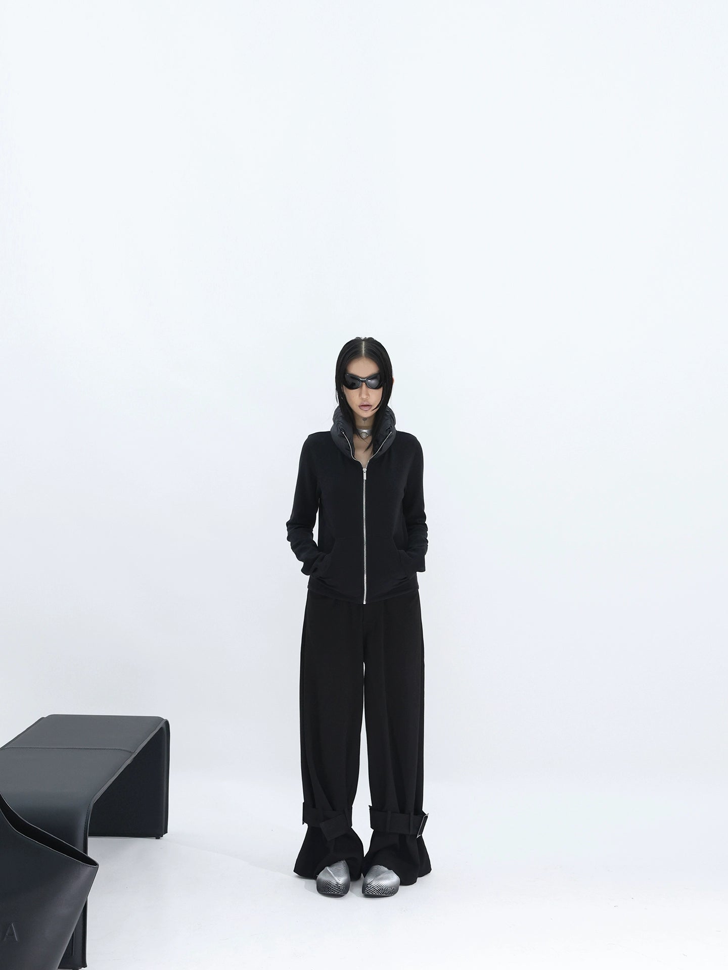 BUCKLE LOOSE DRAPED PANTS