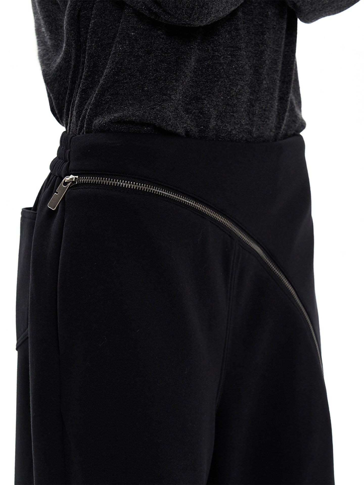 CURVED CHAIN KNIT SWEATPANTS