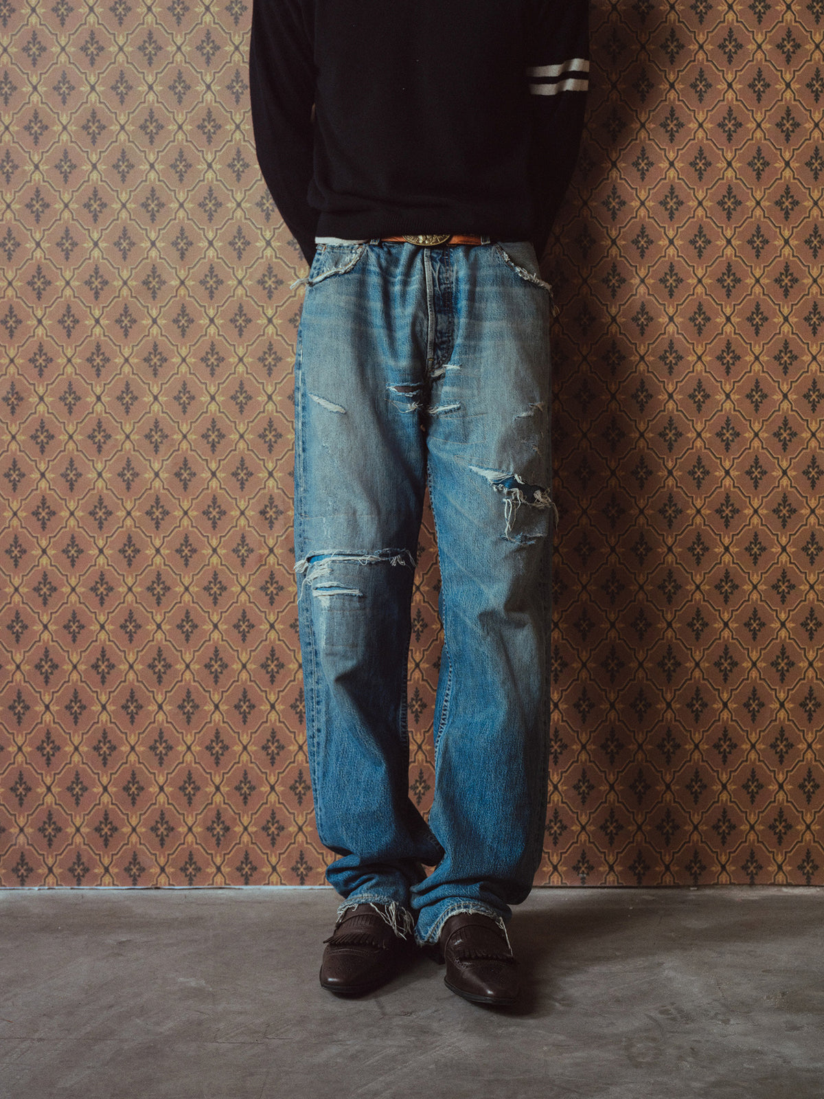 SLASHED DETAIL LOOSE STRAIGHT JEANS