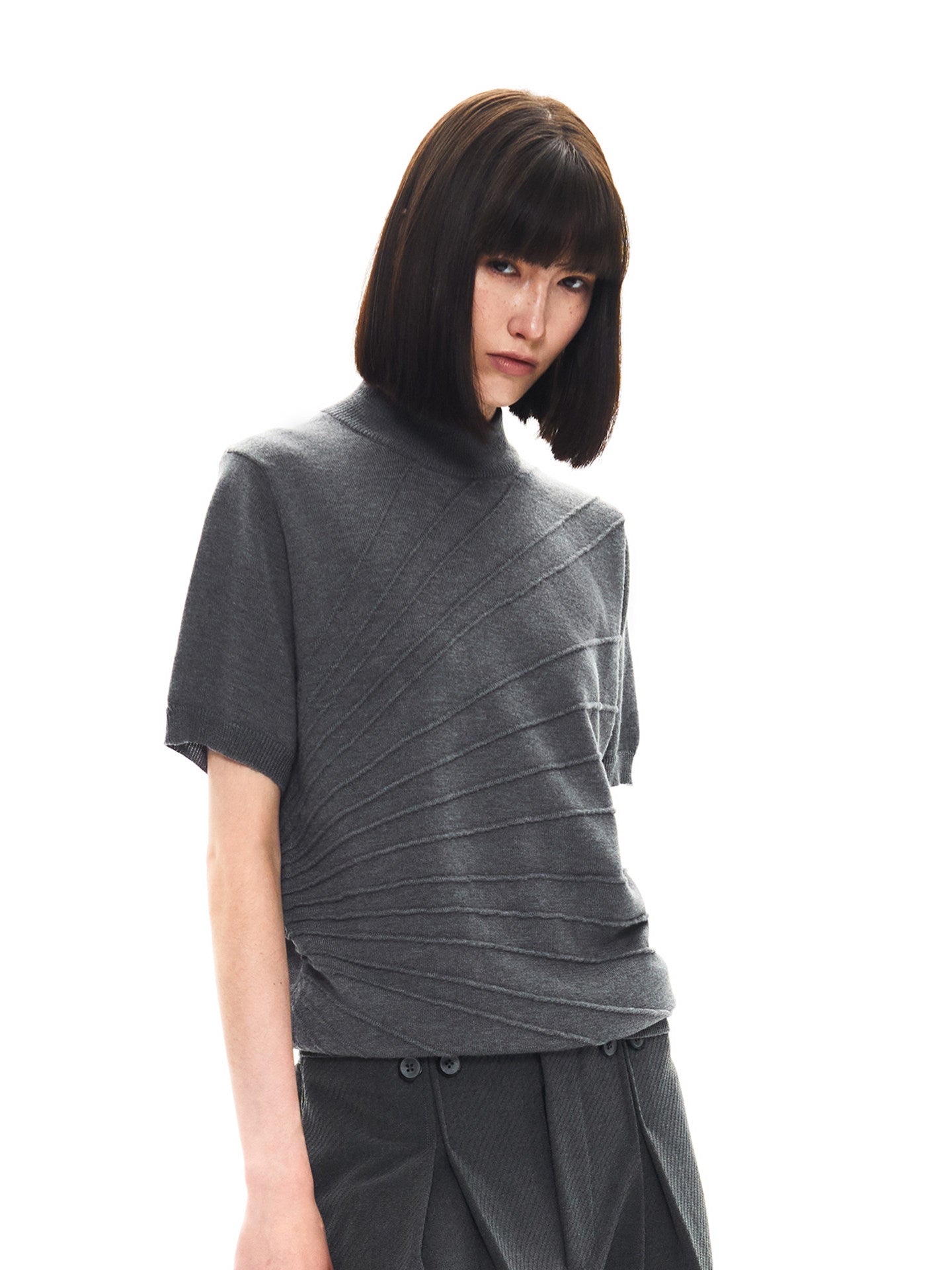 LOOSE THREAD TEXTURED KNIT