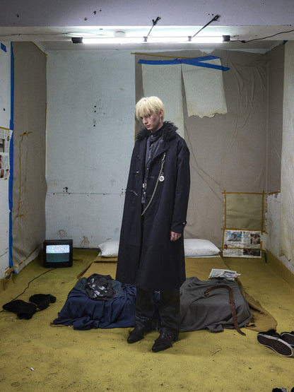 ENGRAVED METAL BUCKLE FUR COLLAR COAT
