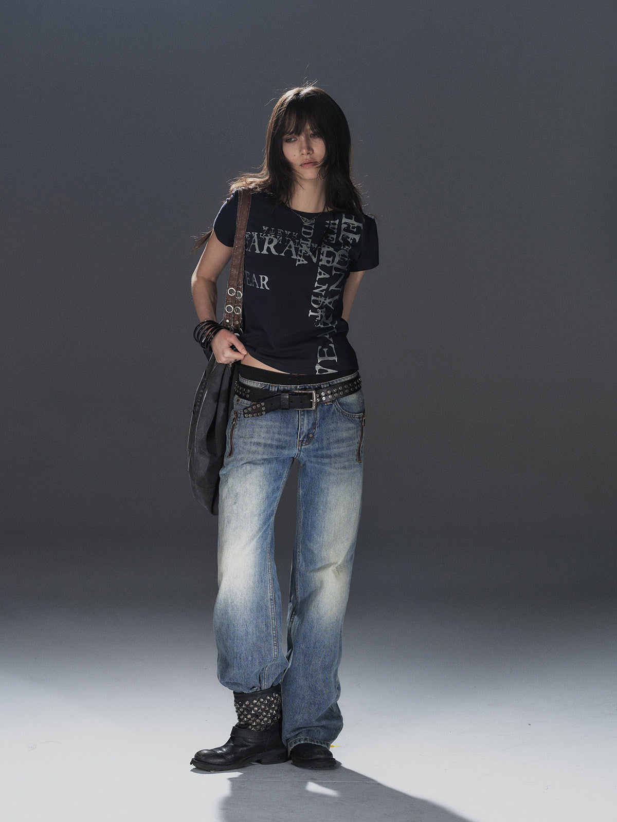 SILVER GLITTER LETTER SLIM TEE