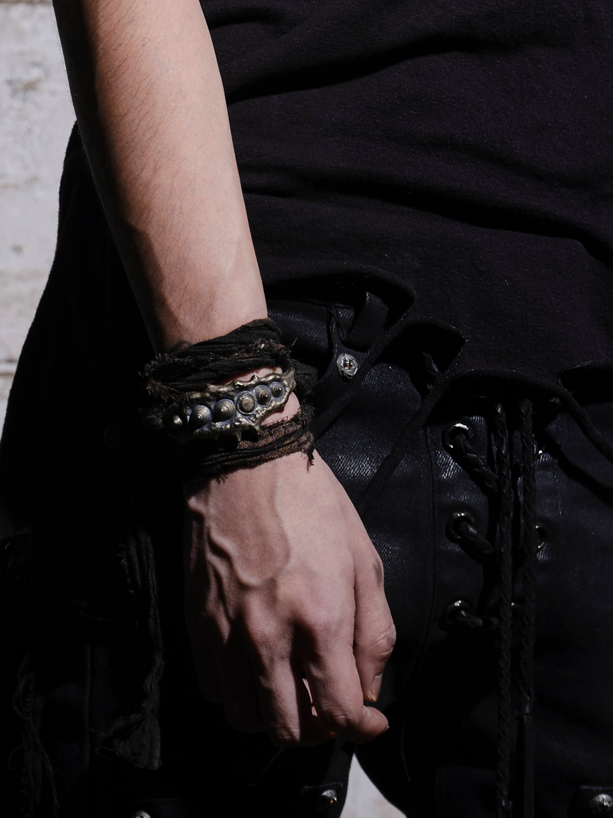 DARK RIBBON ROCK BRACELET