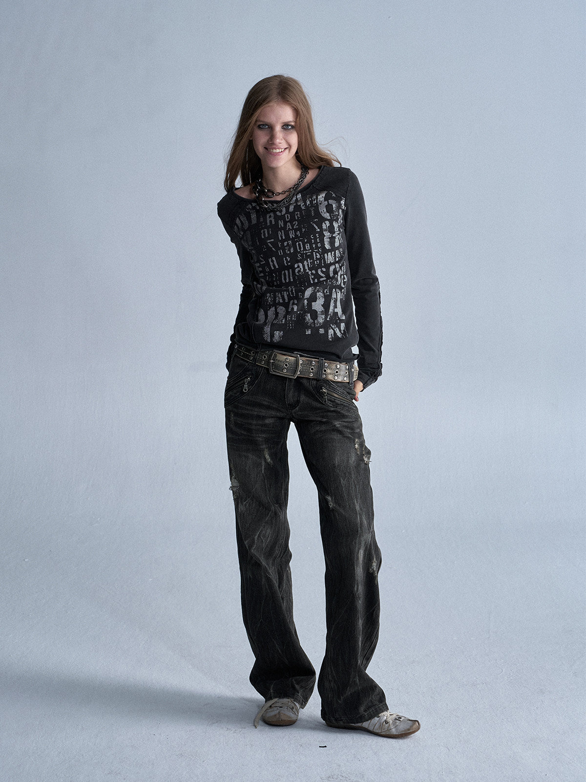 Y2K FRAYED GRAPHIC SLIM TOP