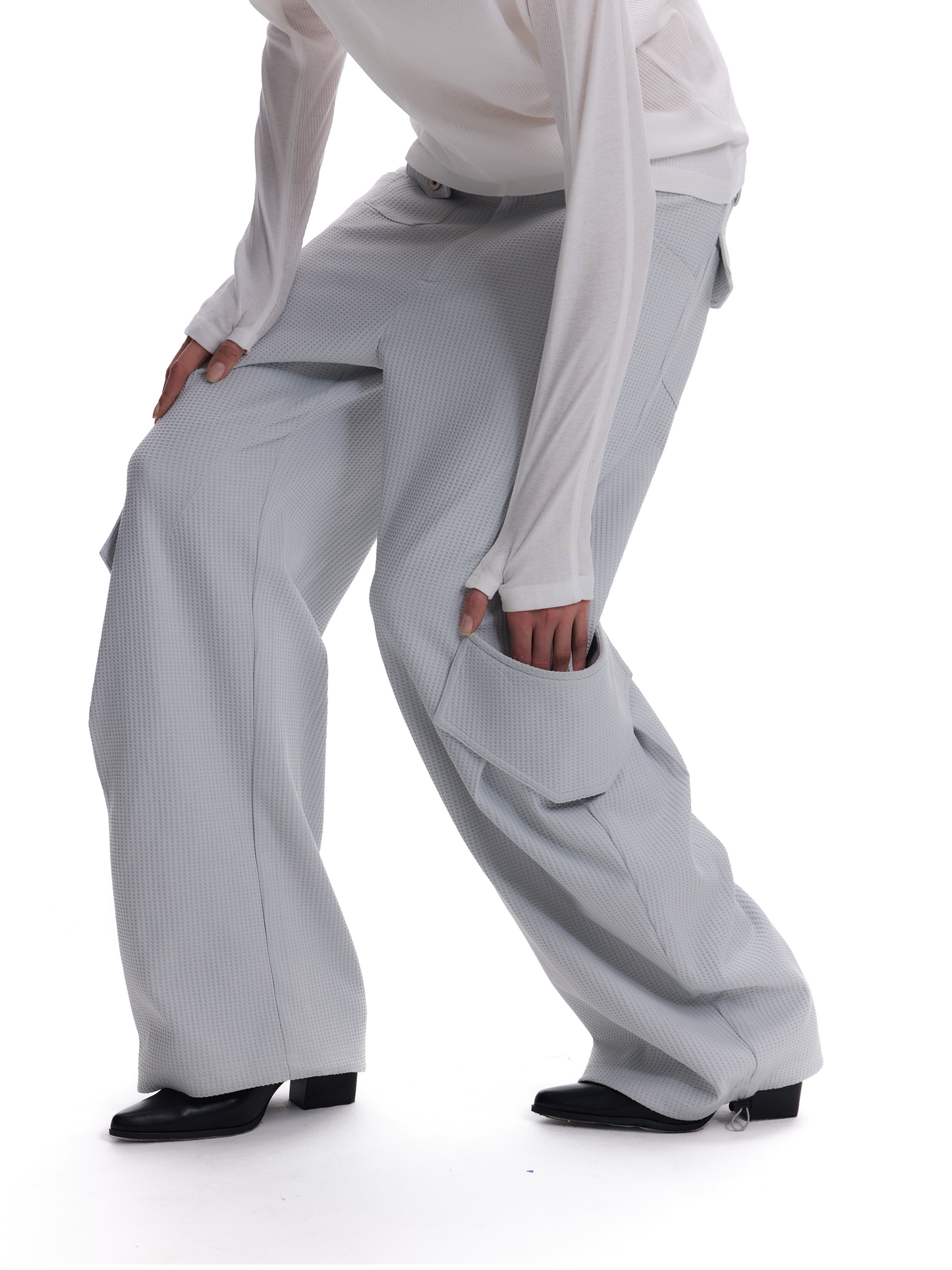 WAFFLE PLEATED WIDE LEG PANTS