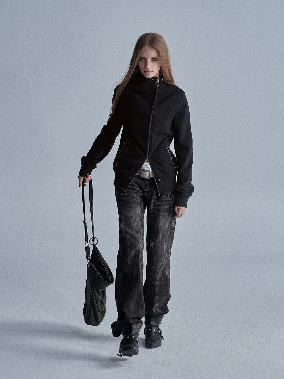 LOW RISE STRAIGHT MULTI-POCKET JEANS